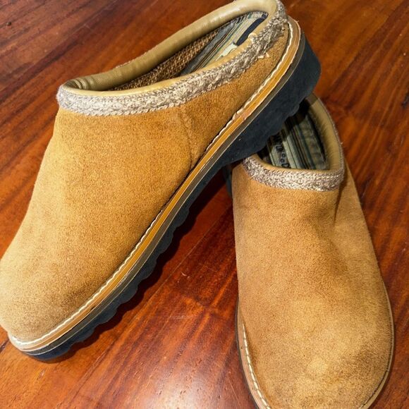 Brown Suede slipon slippers-outdoor sole sz 6 - Picture 5 of 9